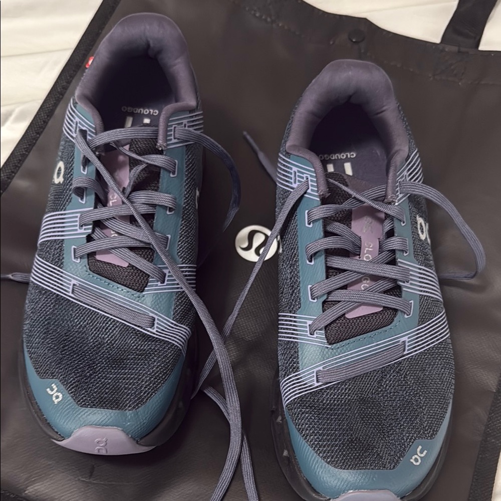 On Running Women's Cloudgo Sneakers - Blue